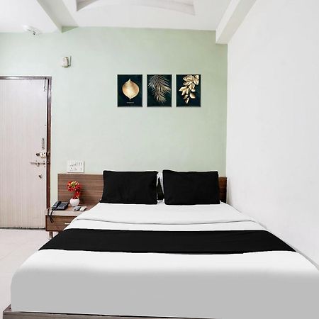 Hotel O Vanya Palace Ahmedabad Eksteriør billede